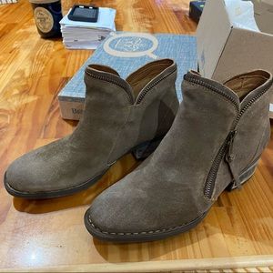 Nordstrom Womens Suede ankle boots